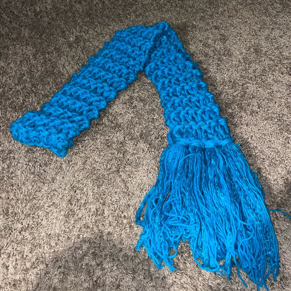 Vibrant Blue Knit Scarf